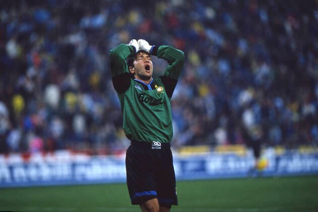 Archivbilder der Woche SPORT KW10 Walter ZENGA, Torwart, Inter Mailand, angespannt, Erregung, 15.05.1994, *** Walter ZENGA, goalkeeper, Inter Milan, tense, excitement, 15 05 1994,