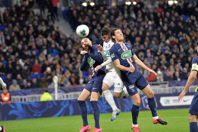 Houssem Aouar (lyon) vs Layvin Kurzawa et Edinson Cavani (psg) FOOTBALL : Olympique Lyonnais vs Paris Saint Germain - Coupe de France - 1 2 finale - 04 03 2020 FredericChambert Panoramic 