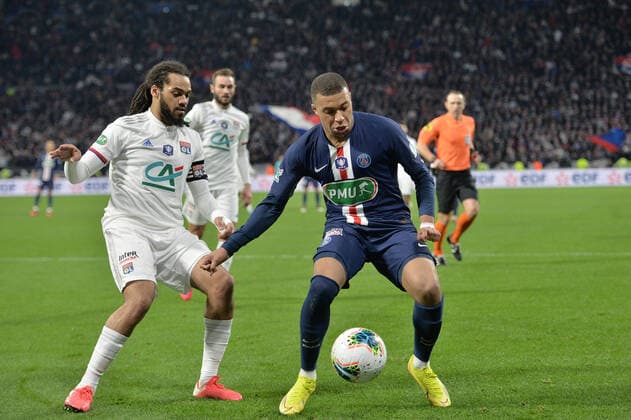Jason Denayer (lyon) vs Kylian Mbappe (psg) FOOTBALL : Olympique Lyonnais vs Paris Saint Germain - Coupe de France - 1 2 finale - 04 03 2020 FredericChambert Panoramic 