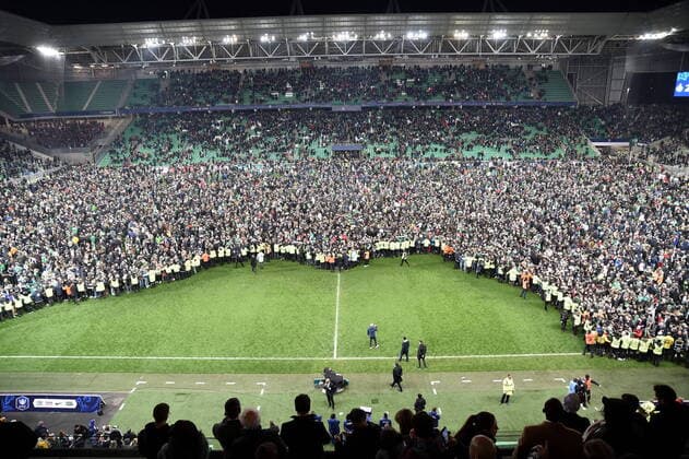 Bilder des Jahres 2020, Sport 03 März Sport Bilder des Tages Les supporters ont envahit le terrain (saint etienne) FOOTBALL : AS Saint Etienne vs Stade Rennais - Coupe de France - 1 2 finale - 05 03 2020 FredericChambert Panoramic 