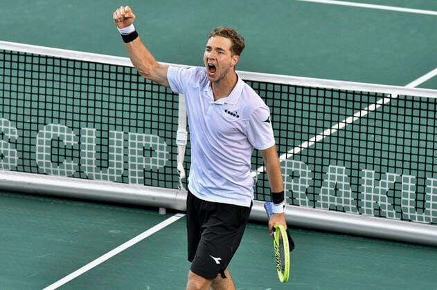 Sport Bilder des Tages 06.03.2020, GER, Davis Cup, Deutschland vs Weißrussland 06.03.2020, GER, Davis Cup, Deutschland vs Weißrussland , CASTELLO , Duesseldorf, im Bild picture shows Jan-Lennard Struff (GER) Jubel Freude Emotion nach dem Sieg