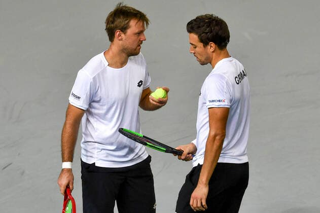 07.03.2020, GER, Davis Cup, Deutschland vs Weißrussland 07.03.2020, GER, Davis Cup, Deutschland vs Weißrussland , CASTELLO Düsseldorf, Duesseldorf im Bild picture shows Kevin Krawietz (GER) Andreas Mies (GER) bei der Absprache