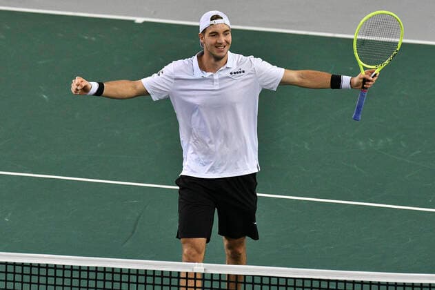 07.03.2020, GER, Davis Cup, Deutschland vs Weißrussland 07.03.2020, GER, Davis Cup, Deutschland vs Weißrussland , CASTELLO Düsseldorf, Duesseldorf im Bild picture shows Jan-Lennard Struff (GER) Jubel Freude Emotion nach dem Sieg