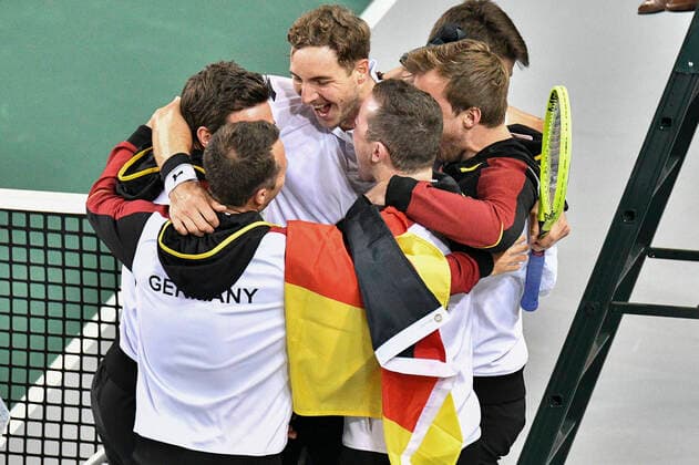 07.03.2020, GER, Davis Cup, Deutschland vs Weißrussland 07.03.2020, GER, Davis Cup, Deutschland vs Weißrussland , CASTELLO Düsseldorf, Duesseldorf im Bild picture shows die Mannschaft von Deutschland Jubel Freude Emotion nach dem Sieg