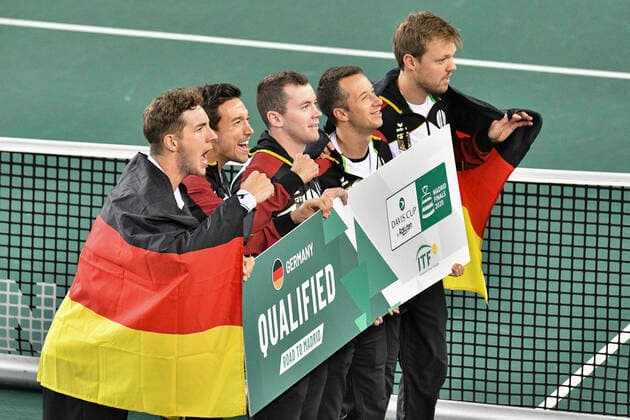 07.03.2020, GER, Davis Cup, Deutschland vs Weißrussland 07.03.2020, GER, Davis Cup, Deutschland vs Weißrussland , CASTELLO Düsseldorf, Duesseldorf im Bild picture shows die Mannschaft von Deutschland Jubel Freude Emotion nach dem Sieg