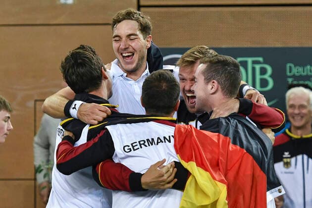 07.03.2020, GER, Davis Cup, Deutschland vs Weißrussland 07.03.2020, GER, Davis Cup, Deutschland vs Weißrussland , CASTELLO , Duesseldorf, im Bild picture shows die Mannschaft von Deutschland Jubel Freude Emotion nach dem Sieg