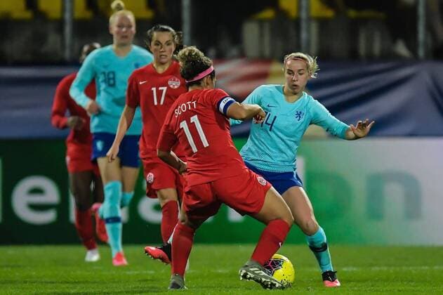 (L-R) Desiree Scott of Canada women, Jackie Groenen of Netherlands women during the women s International Friendly, Länderspiel, Nationalmannschaft Tournoi de France match between Canada and The Netherlands at Stade de l Epopeeon March 07, 2020 in Calais, France International Friendly 2019 2020 xVIxANPxSportx xGerritxvanxKeulenxIVx 407876915