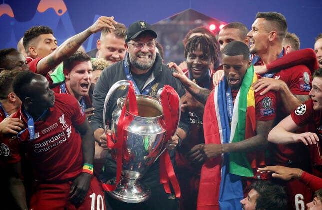 UEFA Champions League Finale 2019 Tottenham Hotspurs - FC Liverpool Spanien, Madrid, 01.06.2019, Fussball, UEFA Champions League, Saison 2018 2019, Finale in Madrid, Tottenham Hotspurs - FC Liverpool (0:2): Jürgen Klopp (Trainer FC Liverpool) nach dem Gewinn der CL mit dem Pokal Trophäe, DFL DFB REGULATIONS PROHIBIT ANY USE OF PHOTOGRAPHS AS IMAGE SEQUENCES AND OR QUASI-VIDEO.
