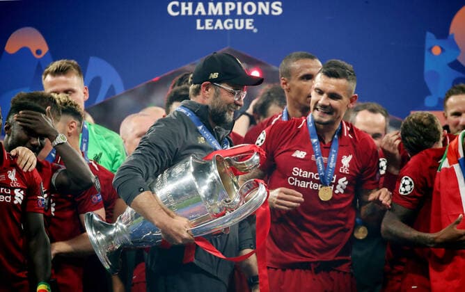 UEFA Champions League Finale 2019 Tottenham Hotspurs - FC Liverpool Spanien, Madrid, 01.06.2019, Fussball, UEFA Champions League, Saison 2018 2019, Finale in Madrid, Tottenham Hotspurs - FC Liverpool (0:2): Jürgen Klopp (Trainer FC Liverpool) nach dem Gewinn der CL mit dem Pokal Trophäe, DFL DFB REGULATIONS PROHIBIT ANY USE OF PHOTOGRAPHS AS IMAGE SEQUENCES AND OR QUASI-VIDEO.