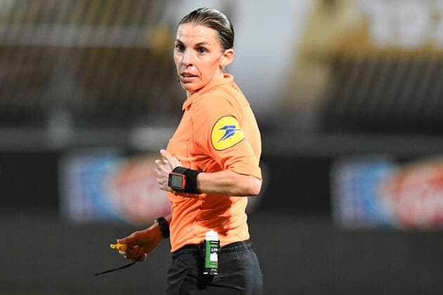 Stephanie Frappart - arbitre FOOTBALL : Angers SCO vs FC Nantes - Ligue 1 - 07 03 2020 RonanHoussin Panoramic 