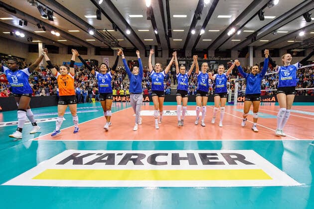 VBL Allianz MTV Stuttgart vs Rote Raben Vilsbiburg 07.03.20 Allianz MTV Stuttgart, Volleyball, Bundesliga, Damen, Saison 2019 20, in blau, gegen Rote Raben Vilsbiburg (in rot), Stuttgart jubelt, Copyright: xBEAUTIFULxSPORTS TomxBlochx