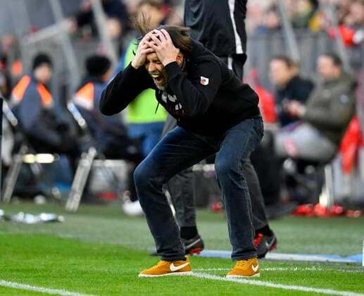 unzufrieden Trainer Coach Martin Schmidt FC Augsburg FCA Enttäuschung enttäuscht nach vergebener Torchance Chance Gestik Geste FC Bayern München FCB vs FC Augsburg FCA 08.03.2020 Aktionsspieltag Wir lieben Fußball Traditionstrikot Traditionstrikots 120 Jahre FCB DFL REGULATIONS PROHIBIT ANY USE OF PHOTOGRAPHS AS IMAGE SEQUENCES AND OR QUASI-VIDEO FC Bayern München FCB vs FC Augsburg FCA