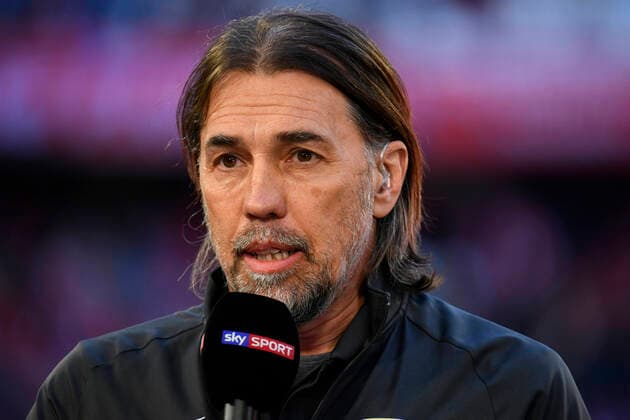 Vor Spielbeginn: Trainer Coach Martin Schmidt FC Augsburg FCA im Interview Mikro SKY FC Bayern München FCB vs FC Augsburg FCA 08.03.2020 Aktionsspieltag Wir lieben Fußball Traditionstrikot Traditionstrikots 120 Jahre FCB DFL REGULATIONS PROHIBIT ANY USE OF PHOTOGRAPHS AS IMAGE SEQUENCES AND OR QUASI-VIDEO FC Bayern München FCB vs FC Augsburg FCA