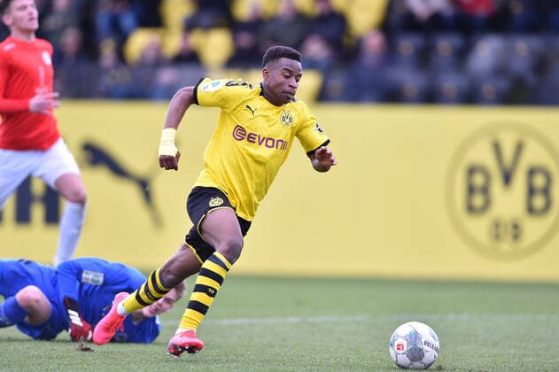 Fußball A-Junioren Bundesliga Borussia Dortmund U19 - Rot-Weiß Oberhausen U19 am 08.03.2020 im Fußballpark Hohenbuschei in Dortmund Tor zum 2:0 durch Youssoufa Moukoko ( Dortmund ) DFB regulations prohibit any use of photographs as image sequences and or quasi-video. *** Football A Juniors Bundesliga Borussia Dortmund U19 Red White Oberhausen U19 on 08 03 2020 at the football park Hohenbuschei in Dortmund Tor zum 2 0 durch Youssoufa Moukoko Dortmund DFB regulations prohibit any use of photographs as image sequences and or quasi video xHDx