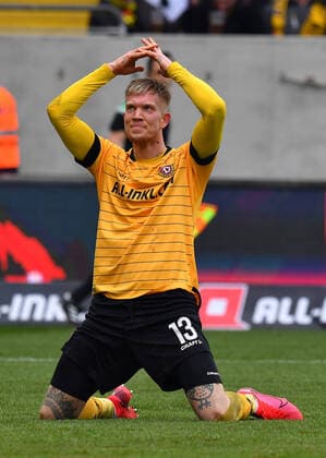 Simon Makienok (Dresden), 08.03.2020, Fussball, GER, Saison 2019 2020, 2. Bundesliga, 25. Spieltag, Rudolf-Harbig-Stadion Dresden, SG Dynamo Dresden - FC Erzgebirge Aue, DFL REGULATIONS PROHIBIT ANY USE OF PHOTOGRAPHS as IMAGE SEQUENCES and or QUASI-VIDEO,