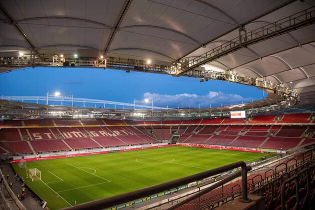 Fußball, Stadiongeschichte VfB Stuttgart Heute war die Mercedes-Benz Arena nur 2 Stunden vor Spielbeginn leer, dass kann sich aber dank dem Corona Virus vielleicht bald ändern. Deutschland, Stuttgart, 09.03.2020, FuBa, 2.BuLi: VfB Stuttgart vs DSC Arminia Bielefeld, Mercedes-Benz Arena DFL DFB REGULATIONS PROHIBIT ANY USE OF PHOTOGRAPHS AS IMAGE SEQUENCES AND OR QUASI-VIDEO.