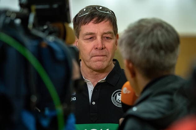 Erstes Training der DHB Nationalmannschaft mit neuem Bundestrainer Alfred Gislason und großem Medienecho DHB - Lehrgang zur Vorbereitung des Länderspiels gegen de Niederlande in der Ballhaus Arena Aschaffenburg Copyright: xVIADATAx xHolgerxJohnx Aschersleben Sachsen-Anhalt Deutschland *** First training of the DHB national team with new national coach Alfred Gislason and great media response DHB training course in preparation for the international match against the Netherlands in the Ballhaus Arena Aschaffenburg Copyright xVIADATAx xHolgerxJohnx Aschersleben Sachsen Anhalt Germany