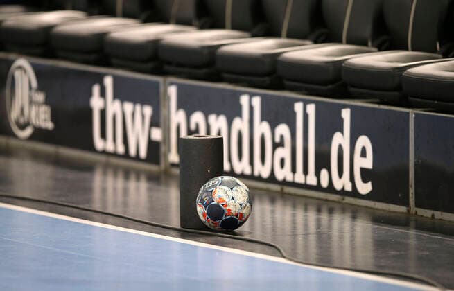 Foto : THW Spielerbank Handball Herren am 05.02.2020 Champions League THW Kiel - HC Vardar Skopje 34 - 23 *** Photo THW players bench handball men on 05 02 2020 Champions League THW Kiel HC Vardar Skopje 34 23