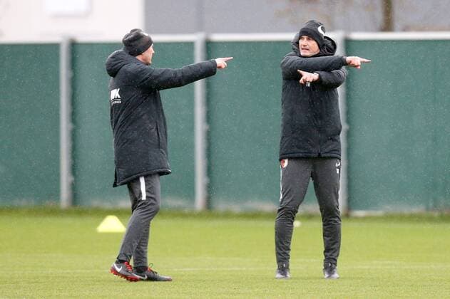 Bilder des Jahres 2020, Sport 03 März Sport Themen der Woche KW11 Sport Bilder des Tages l-r: Co-Tainer Tobias Zellner (FC Augsburg) und Chef-Trainer Heiko Herrlich (FC Augsburg), Training, FC Augsburg, Fussball, 1.Bundesliga, 10.03.2020 Augsburg Bayern Deutschland *** l r Co Tainer Tobias Zellner FC Augsburg and head coach Heiko Herrlich FC Augsburg , Training, FC Augsburg, Soccer, 1 Bundesliga, 10 03 2020 Augsburg Bayern Germany Copyright: xkolbert-press ChristianxKolbertx