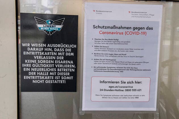 Sport Bilder des Tages 10.03.2020, Keine Sorgen Eisarena, Linz, AUT, EBEL, EHC Liwest Black Wings Linz vs EC KAC, alle Spiele der Viertel-Final-Serie sind nach Regierungserlass kurzfristig abgesagt worden, im Bild Schild zum Spiel wegen Coronavirus the Erste Bank Eishockey League quarterfinal match between EHC Liwest Black Wings Linz and EC KAC is cancelled. Keine Sorgen Eisarena in Linz, Austria on 2020 03 10. Linz