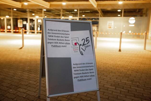Bonn, Deutschland, 10.03.2020, Telekom Dome, Basketball, FIBA Champions League, Telekom Baskets Bonn vs AEK Athen: Das Spiel findet ohne Publikum statt aufgrund des Erlasses des Innenministeriums NRW. (