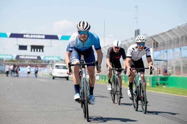 Valtteri Bottas (Mercedes-AMG Petronas Formula One Team) auf dem Rennrad, Formel 1, Grosser Preis von Australien, Albert Park Circuit Melbourne, 11.03.2020. Formel 1, Grosser Preis von Australien, Albert Park Circuit Melbourne, 11.03.2020 Melbourne Copyright: xMemmlerx Eibner-Pressefotox EP_mmr