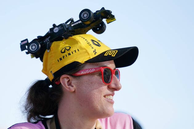 motor racing, Motorsport F1 GRAND PRIX, A Renault fan is seen ahead of the Formula 1 Australian Grand Prix 2020 at the the Albert Park Circuit in Melbourne, Thursday, March 12, 2020. ( NO ARCHIVING, EDITORIAL USE ONLY, NO USE IN BOOKS WITHOUT CONSENT MELBOURNE VIC AUSTRALIA  Copyright: xMICHAELxDODGEx 20200312001456019324