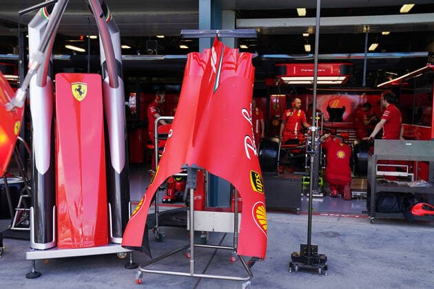 motor racing, Motorsport F1 GRAND PRIX, The Ferrari team pit is seen ahead of the Formula 1 Australian Grand Prix 2020 at the the Albert Park Circuit in Melbourne, Thursday, March 12, 2020. ( NO ARCHIVING, EDITORIAL USE ONLY, NO USE IN BOOKS WITHOUT CONSENT MELBOURNE VIC AUSTRALIA  Copyright: xMICHAELxDODGEx 20200312001456034448