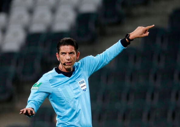 Mönchengladbach, Deutschland, 1. Fußball- BL, 21. Spieltag, Borussia Mönchengladbach : 1.FC Köln 2-1 am 11. 03.2020 im Borussia Park in Mönchengladbach Schiedsrichter Deniz AYTEKIN Gemäß den Vorgaben der DFL Deutsche Fußball Liga ist es untersagt, in dem Stadion und oder vom Spiel angefertigte Fotoaufnahmen in Form von Sequenzbildern und oder videoähnlichen Fotostrecken zu verwerten bzw. verwerten zu lassen.