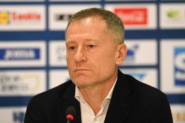 12.03.2020, xmeix, 1.Fussball Bundesliga, Pressekonferenz, TSG 1899 Hoffenheim, emspor, v.l. Hoffenheims Geschaeftsfuehrer Dr. Peter Goerlich (DFL DFB REGULATIONS PROHIBIT ANY USE OF PHOTOGRAPHS as IMAGE SEQUENCES and or QUASI-VIDEO) Zuzenhausen *** 12 03 2020, xmeix, 1 Soccer Bundesliga, Press conference, TSG 1899 Hoffenheim, emspor, v l Hoffenheims Managing Director Dr Peter Goerlich DFL DFB REGULATIONS PROHIBIT ANY USE OF PHOTOGRAPHS as IMAGE SEQUENCES and or QUASI VIDEO Zuzenhausen prio:1