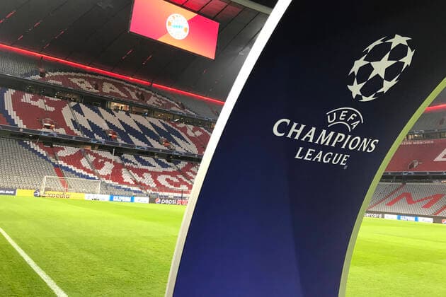 Wegen Corona-Krise: Themenfoto:Uefa will Spielbetrieb in Champions- und Europa League stoppen. Damit droht auch dem Achtelfinalrueckspiel FC Bayern Muenchen- FC Chelsea eine Absage. Fussball Champions League, A L L I A N Z A R E N A. Leeres Stadion, Eckfahne mit Vereinswappen,Vereinsemblem. Geisterspiel,Spielabsage. DFL REGULATIONS PROHIBIT ANY USE OF PHOTOGRAPHS AS IMAGE SEQUENCES AND OR QUASI-VIDEO.