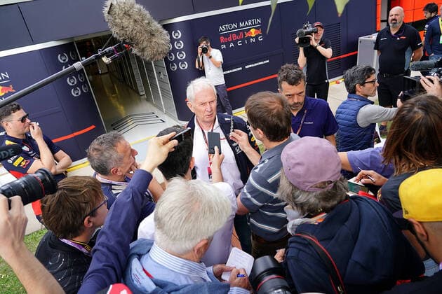 FORMULA 1 ROLEX AUSTRALIAN GRAND PRIX 2020 13.03.2020, Albert-Park, Melbourne, FORMULA 1 ROLEX AUSTRALIAN GRAND PRIX 2020 , im Bild Das Rennen in Melbourne ist abgesagt worden, Grund die Ausbreitung des Coronavirus (COVID-19) Dr.Helmut Marko (Red Bull Racing) spricht zu den Journalisten.