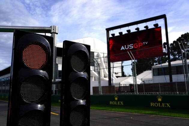 FORMULA 1 ROLEX AUSTRALIAN GRAND PRIX 2020 13.03.2020, Albert-Park, Melbourne, FORMULA 1 ROLEX AUSTRALIAN GRAND PRIX 2020 , im Bild Das Rennen in Melbourne ist abgesagt worden, Grund die Ausbreitung des Coronavirus (COVID-19) Rote Ampel für das australische Rennen.