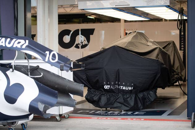 Abgedecktes Auto von AlphaTauri in der Box, Formel 1, Grosser Preis von Australien, Albert Park Circuit Melbourne, Absage des Rennen, 13.03.2020. Formel 1, Grosser Preis von Australien, Albert Park Circuit Melbourne, Absage des Rennen, 13.03.2020 Melbourne Copyright: xMemmlerx Eibner-Pressefotox EP_mmr