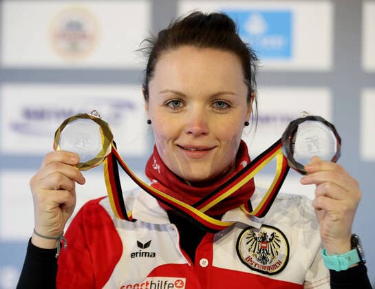 Bilder des Jahres 2020, Sport 03 März Sport Themen der Woche KW11 Sport Bilder des Tages ICE STOCK - Icestocksport World Championships 2020 REGEN,GERMANY,13.MAR.20 - ICE STOCK SPORT - IFI Icestocksport World Championships 2020. Image shows Simone Steiner (AUT). GEPAxpictures xHansxOberlaender