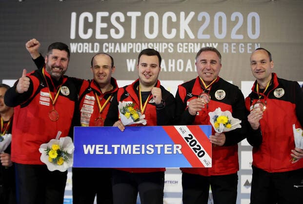 Bilder des Jahres 2020, Sport 03 März Sport Themen der Woche KW11 Sport Bilder des Tages ICE STOCK - Icestocksport World Championships 2020 REGEN,GERMANY,14.MAR.20 - ICE STOCK SPORT - IFI Icestocksport World Championships 2020. Image shows Alfons Marktl (AUT), Christian Hobl (AUT), Patrick Solboeck (AUT), Heimo Ofner (AUT) and Thomas Ruebenbauer (AUT). GEPAxpictures xHansxOberlaender