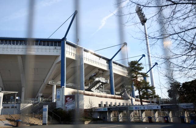 16.03.2020 - Sportstätte in Zeiten des Coronavirus Corona-Virus Corona Virus - DaMa - Symbolbild Symbolfoto Feature Impression - Max-Morlock-Stadion Nürnberg - Aussenansicht - Leerer Stadionvorplatz - in Zeiten des Corona Virus Coronavirus