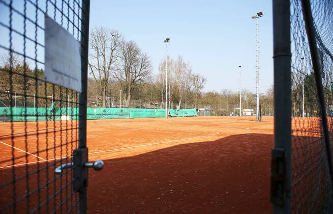 20.03.2020, Deutschland, Stuttgart, MTV Stuttgart, leerer Sportplatz, leeres Fitnessstudio, leere Sporthalle, Sporthallen, alles geschlossen wegen Coronavirus. Coronavirus COVID-19