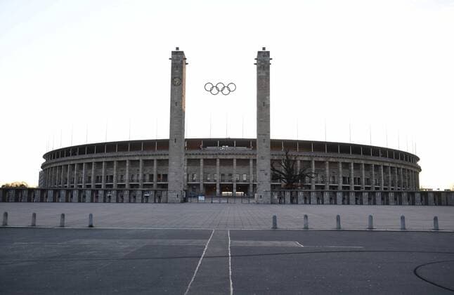 Berlin in der Phase der Coronavirus-Krise, im Bild: das Olympiastadiion am Abend des abgesagten Stadtderbys zwischen Hertha BSC und dem 1. FC Union Berlin, 21.03. 2020, Copyright: xMatthiasxKochx