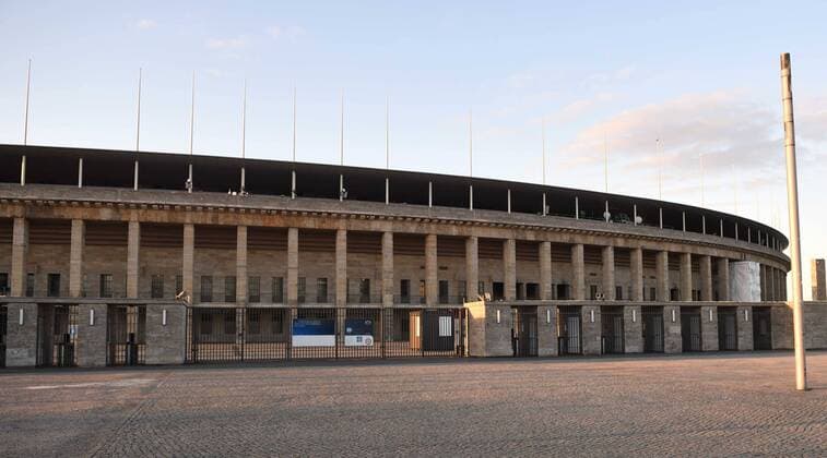 Berlin in der Phase der Coronavirus-Krise, im Bild: das Olympiastadiion am Abend des abgesagten Stadtderbys zwischen Hertha BSC und dem 1. FC Union Berlin, 21.03. 2020, Copyright: xMatthiasxKochx