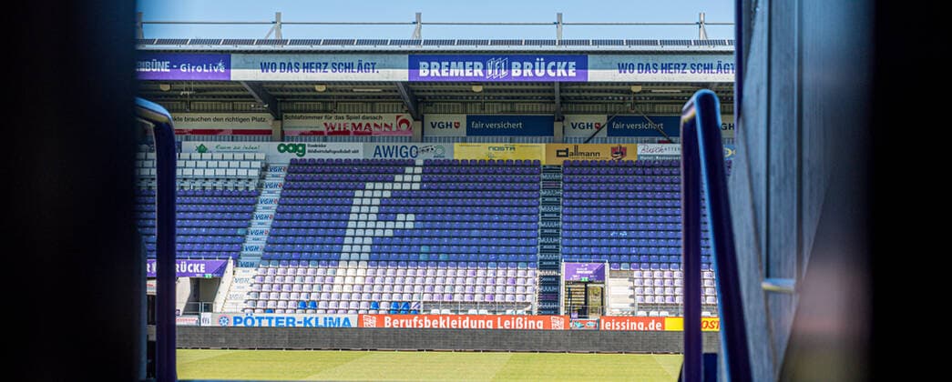 Fußball, Stadiongeschichte VfL Osnabrück Rund um das Stadion an der Bremer Brücke 22.03.2020, Stadion an der Bremer Brücke, Osnabrück, Rund um das Stadion an der Bremer Brücke im Bild Leere Norttribüne. Feature Symbol Symbolfoto charakteristisch Detail