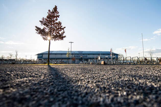 Fußball, Stadiongeschichte SC Paderborn Fußball: 1. Bundesliga, Saison 2019 2020. Außenansicht der Bentelerarena des SC Paderborn 07. DFL REGULATIONS PROHIBIT ANY USE OF PHOTOGRAPHS AS IMAGE SEQUENCES AND OR QUASI-VIDEO. Copyright: xInderlied Kirchner-Mediax