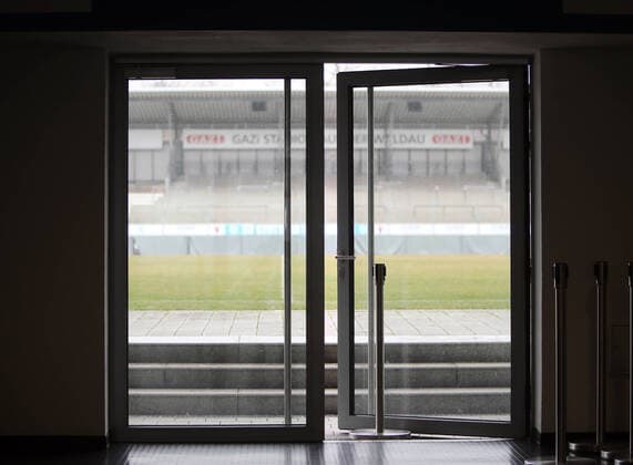 Fußball, Stadiongeschichte Stuttgarter Kickers Stuttgarter Kickers PK Corona Virus Deutschland, Stuttgart, 12.03.2020, Fussball, Oberliga BW, Saison 2019 2020, Stuttgarter Kickers PK Corona Virus: GAZI Stadion auf der Waldau.