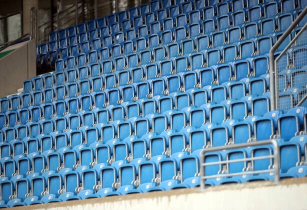 Fußball, Stadiongeschichte Stuttgarter Kickers Stuttgarter Kickers PK Corona Virus Deutschland, Stuttgart, 12.03.2020, Fussball, Oberliga BW, Saison 2019 2020, Stuttgarter Kickers PK Corona Virus: GAZI Stadion auf der Waldau leere Sitzplätze.