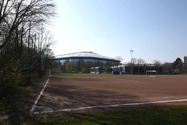 27.03.2020, Fussball GER, Saison 2019 2020, 1. Bundesliga, Veltins Arena FC Schalke 04, heplatz vor der Veltins Arena Gelsenkirchen Nordrhein Westfalen Deutschland