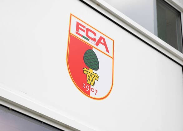 29.03.2020, xemx, News, emwirt, v.l. Nachwuchsleistungszentrum FC Augsburg Logo Augsburg