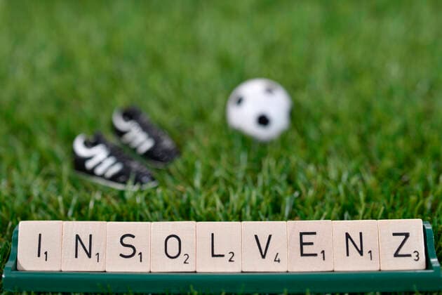 Symbolbild, Insolvenz im Fußball wegen Corona, Coronavirus, Sars-CoV-2, Covid-19, Deutschland Coronavirus