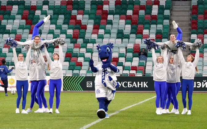 MINSK, BELARUS - APRIL 3, 2020: Dinamo Minsk cheerleaders perform after the first half of a 2020 Belarusian Premier League Round 3 football match between Dinamo Minsk and Torpedo-Belaz Zhodino at Dinamo Stadium. The Football Federation of Belarus has decided not to postpone the national football championship in connection with the pandemic of the novel coronavirus, with the 30th season of the Belarusian Premier League starting as scheduled on 19 March 2020. Dinamo Minsk won the match 2-0. Natalia Fedosenko TASS  TS0D4603