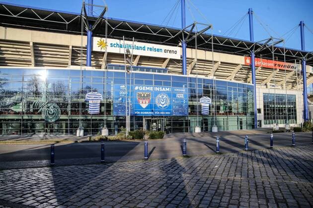 Die schauinsland-reisen-arena (auch MSV-Arena genannt) muss aufgrund der Coronavirus - Pandemie geschlossen bleiben , Corona Auswirkungen in NRW - schauinsland-reisen-arena in Coronazeiten, Duisburg, 05.04.2020 Duisburg Schauinsland-Reisen-Arena Nordrhein-Westfalen Deutschland
