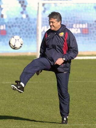 (FILE) FC Barcelona, Barca s head coach Radomir Antic at Camp Nou stadium in Barcelona, Catalonia, 03 February 2003. Former head coach of Atletico de Madrid, Real Madrid or FC Barcelona, Serbian Radomir Antic, has died in Madrid at the age of 71. Serbian head coach Radomir Antic passes away at the age of 71 !ACHTUNG: NUR REDAKTIONELLE NUTZUNG!  Copyright: xANDREUxDALMAUx HI2064 20200406-637218038226124231
